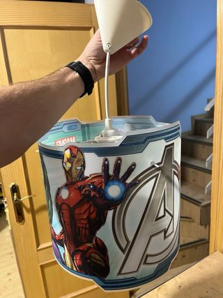 Lámpara infantil Superhéroes Marvel