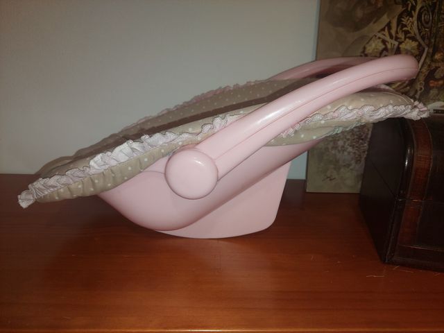 Maxicosi de juguete La Nina