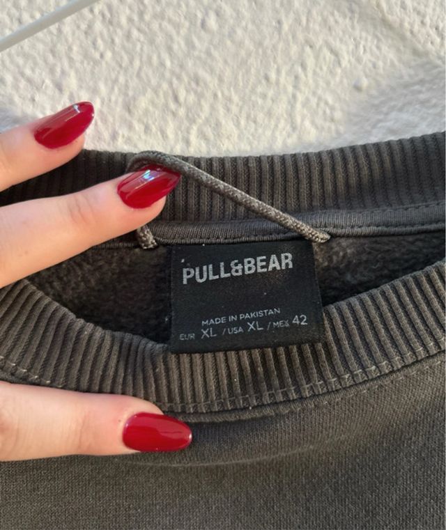 Sudadera sin capucha gris (Pull&Bear)