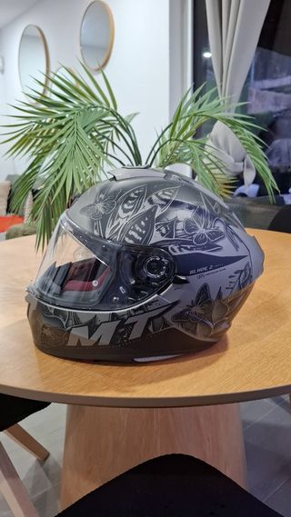 Casco de moto MT
