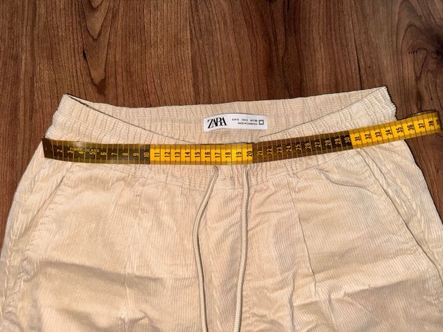 Pantalones de pana beige para hombre Talla S