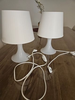 Lámparas de mesa de noche blancas