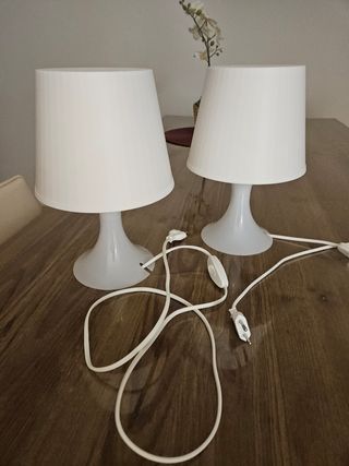 Lámparas de mesa de noche blancas