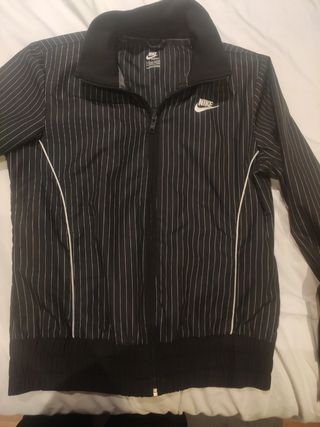 Chaqueta Nike Negra Rayas Blancas