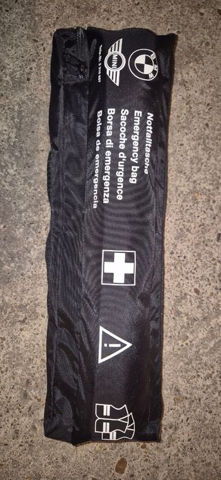 Bolsa de emergencia BMW con chalecos  y triángulos