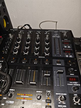 Mesa de mezclas Behringer DJX900 USB