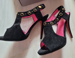 ZAPATOS NEGROS ANNA LISAM TACÓN ALTO.