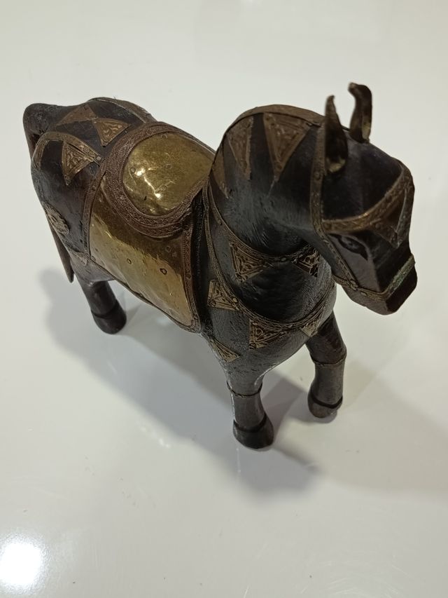 Caballo tallado a mano