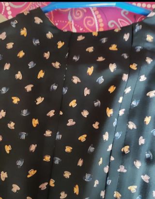 Vestido estampado midi negro
