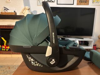 Maxi-Cosi Pebble 360 + Isofix FamilyFix 360