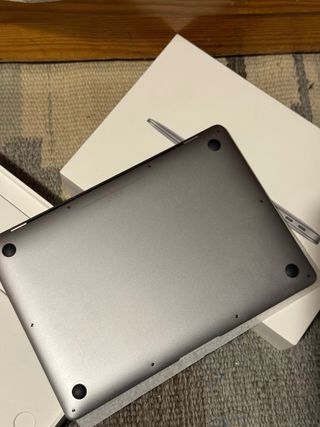 MacBook Air 13” Plata/Gris Espacial Caja