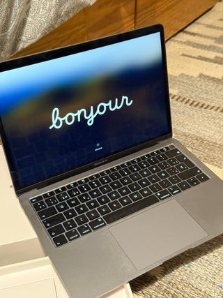 MacBook Air 13” Plata/Gris Espacial Caja