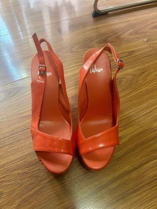 Sandalias Castañer cuña rojo
