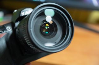 Nikon D70s + Objetivo AF-S Nikkor 18-200mm VR