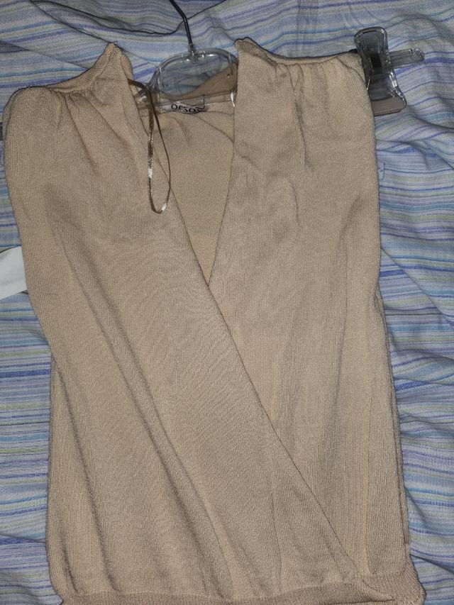 Tuta donna beige particolare