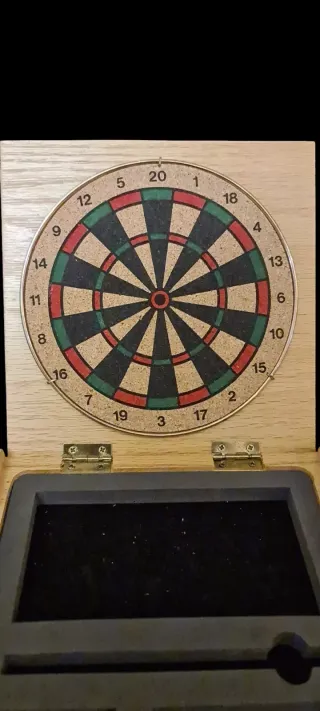 Scacchiera Vintage in Legno con Bersaglio