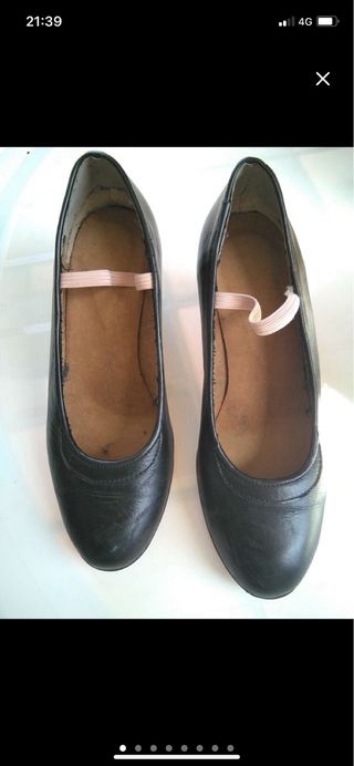 Zapatos Sevillana Talla 37 Negros y Plateados