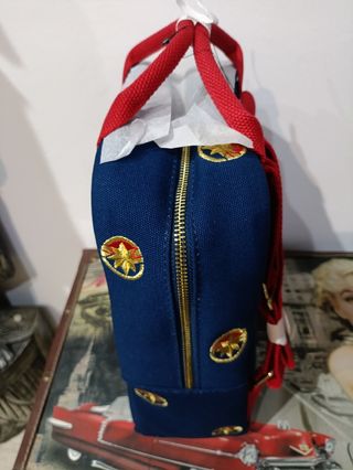 Mochila Marvel Loungefly Capitana Marvel