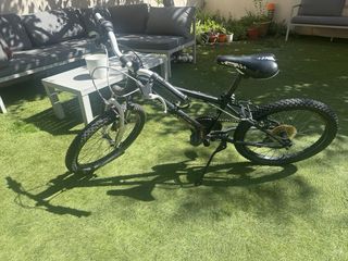 Bicicleta infantil negra
