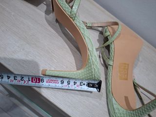 Sandalias de tacón verdes Mohito.