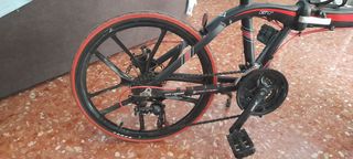 Bicicleta Plegable Negra y Roja