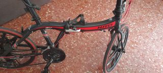 Bicicleta Plegable Negra y Roja
