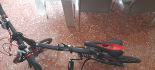 Bicicleta Plegable Negra y Roja