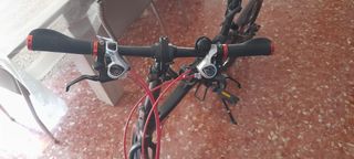 Bicicleta Plegable Negra y Roja