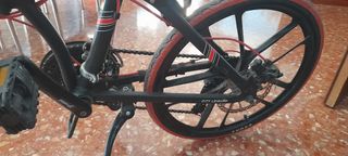 Bicicleta Plegable Negra y Roja