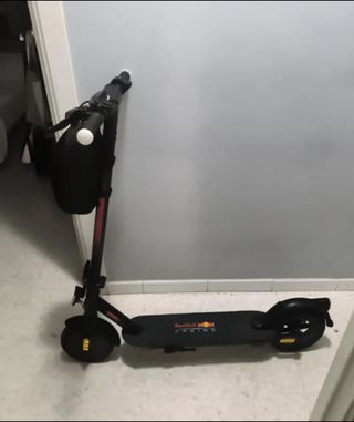 Patinete Eléctrico Red Bull Racing