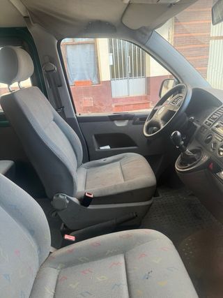 Volkswagen Transporter T5 2004