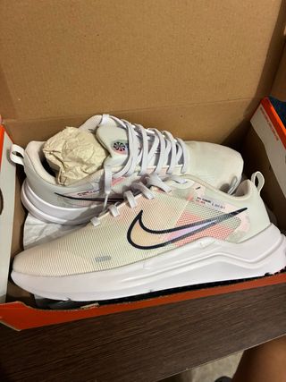 Zapatillas Nike Unisex Blancas y Rosas