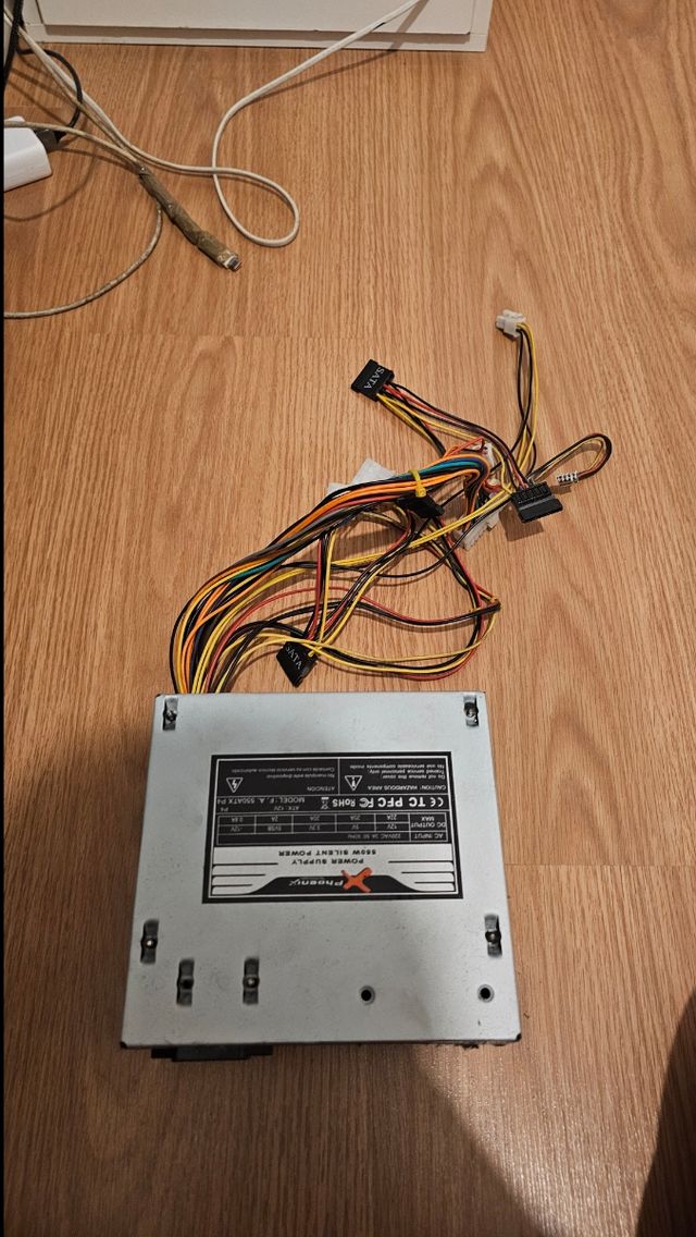 Fonte de Alimentação Phoenix 550W ATX