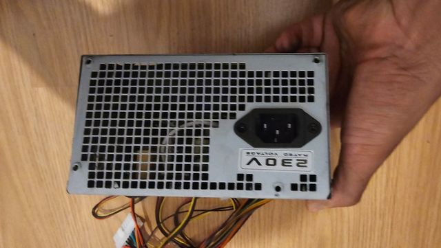 Fonte de Alimentação Phoenix 550W ATX