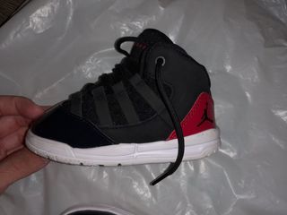 Jordan Max Aura (td) Niño Negro/Rojo
