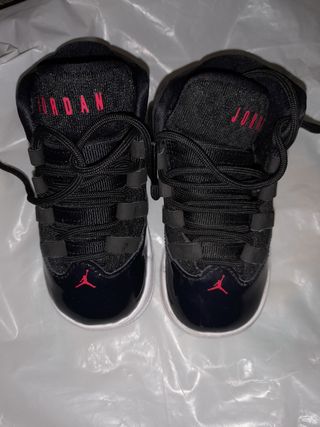 Jordan Max Aura (td) Niño Negro/Rojo