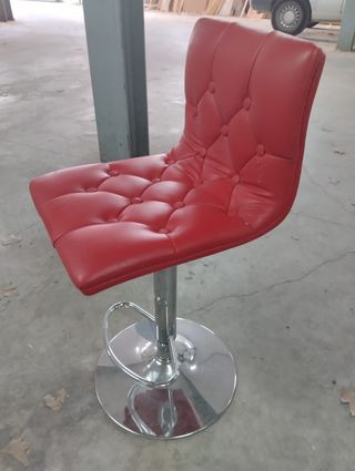 Taburetes de cocina rojos