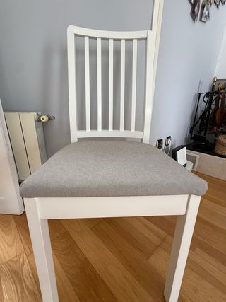 Juego de 4 sillas de comedor blancas y grises