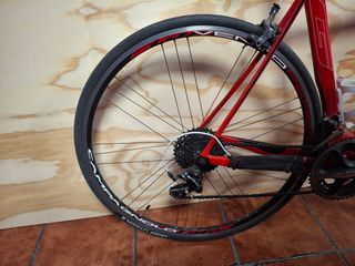 Bicicleta de carretera BH G6 Roja