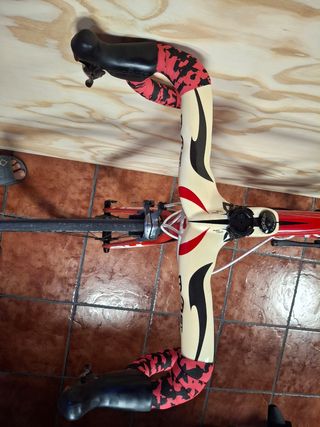 Bicicleta de carretera BH G6 Roja