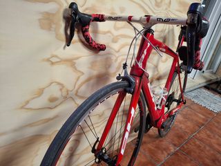 Bicicleta de carretera BH G6 Roja