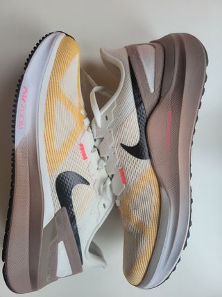 Zapatillas Nike Air Zoom Mujer
Structure 25