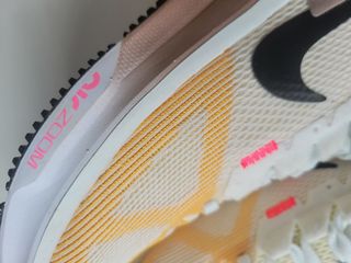 Zapatillas Nike Air Zoom Mujer
Structure 25
