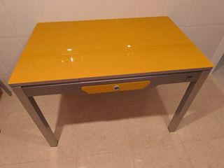 Mesa de cocina cristal y metal con 4 sillas
