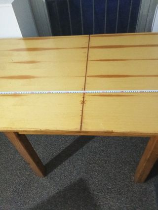 Mesa de comedor de madera