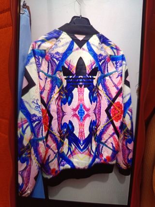 Chaqueta Adidas Talla S M rosa azul flores pajaros