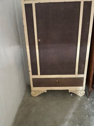 Armario vintage de madera