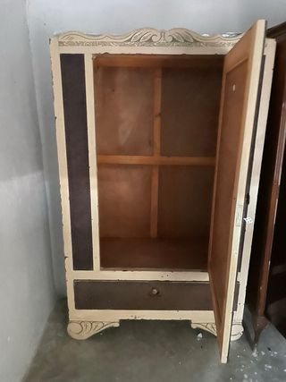 Armario vintage de madera