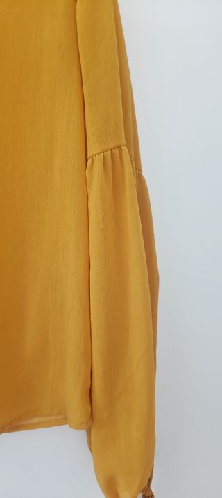Blusa Sfera mostaza  Manga Abullonada