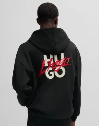 Sudadera Hugo Boss negra con logo